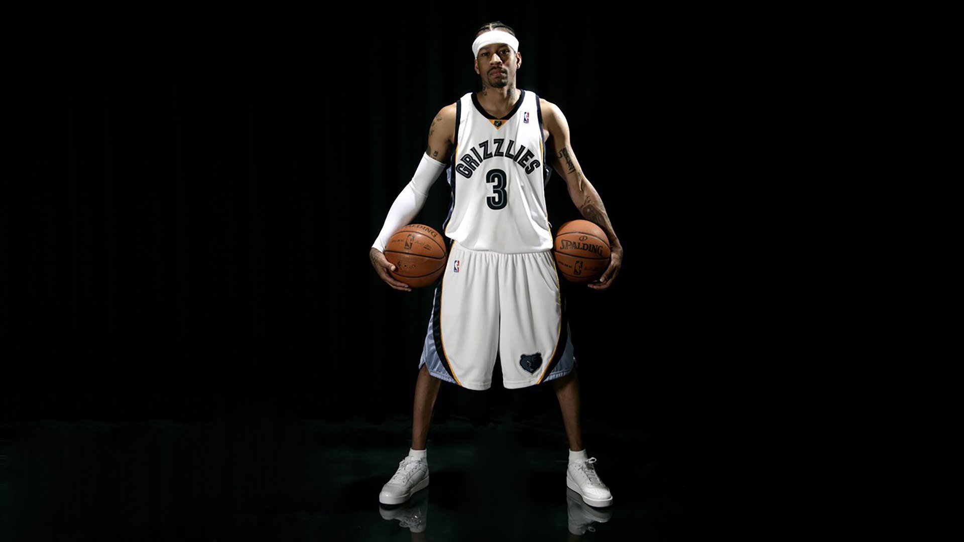 季后赛激战正酣，强队对决引爆篮球热潮